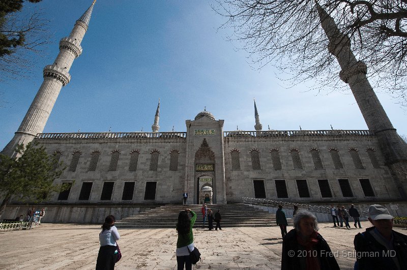 20100401_062204 D3.jpg - Entrance to the Blue Mosque built 1600